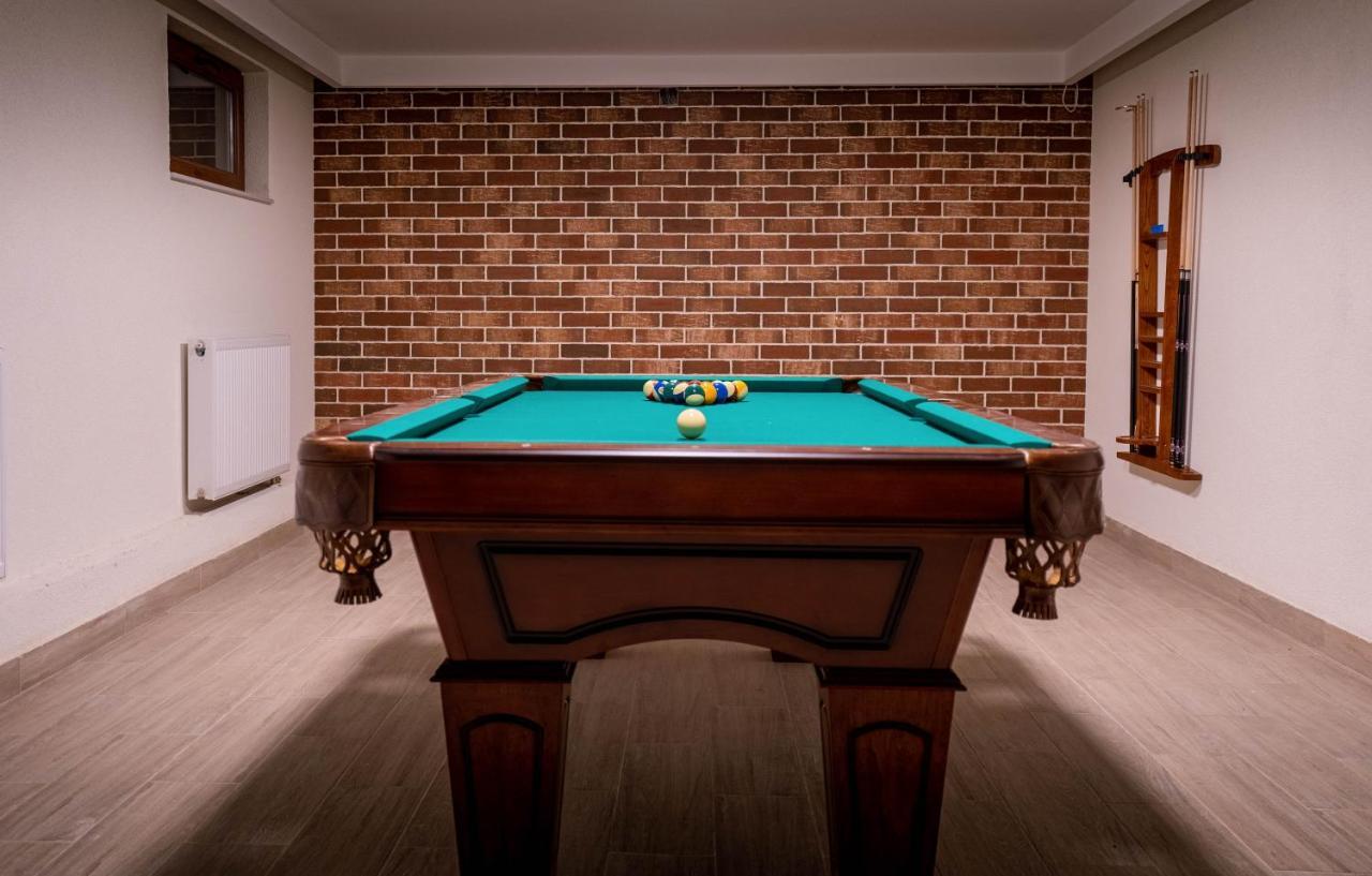 Roots Villa Sequoia ブラショフ エクステリア 写真